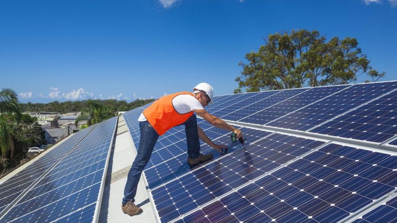 Nijmeegs zonnepanelenbedrijf failliet, vraag neemt steeds verder af